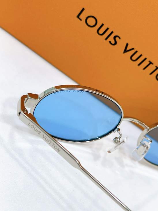 Picture of Louis Vuitton Sunglasses _SKUfw80537221fw